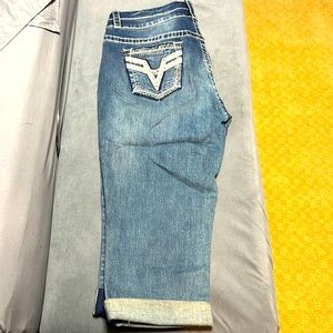 Vigoss medium wash Capris